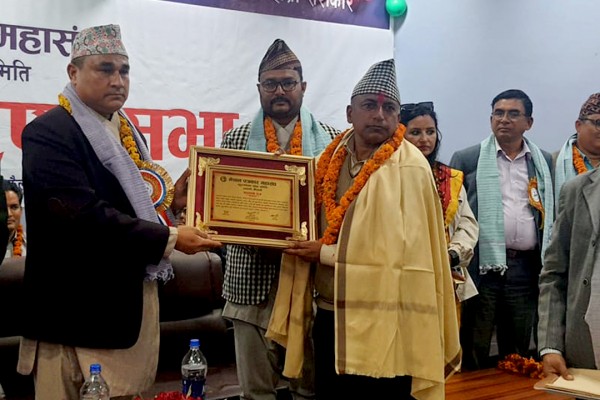 बैतडीका अग्रज तथा बरिष्ठ पत्रकार पाण्डेय सम्मानित